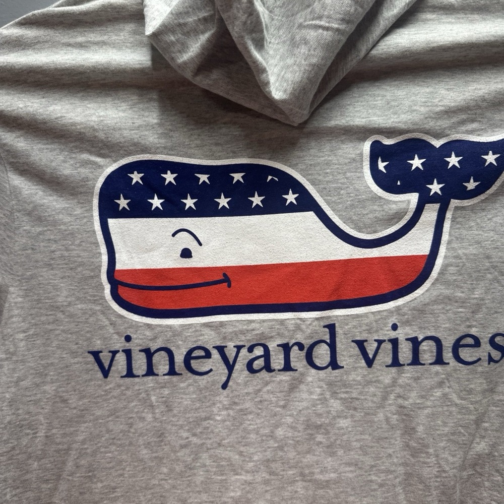 Vineyard Vines Mens XS Hoodie T-Shirt Grey Heather Patriotic Whale 1V014097-039 - Picture 6 of 6